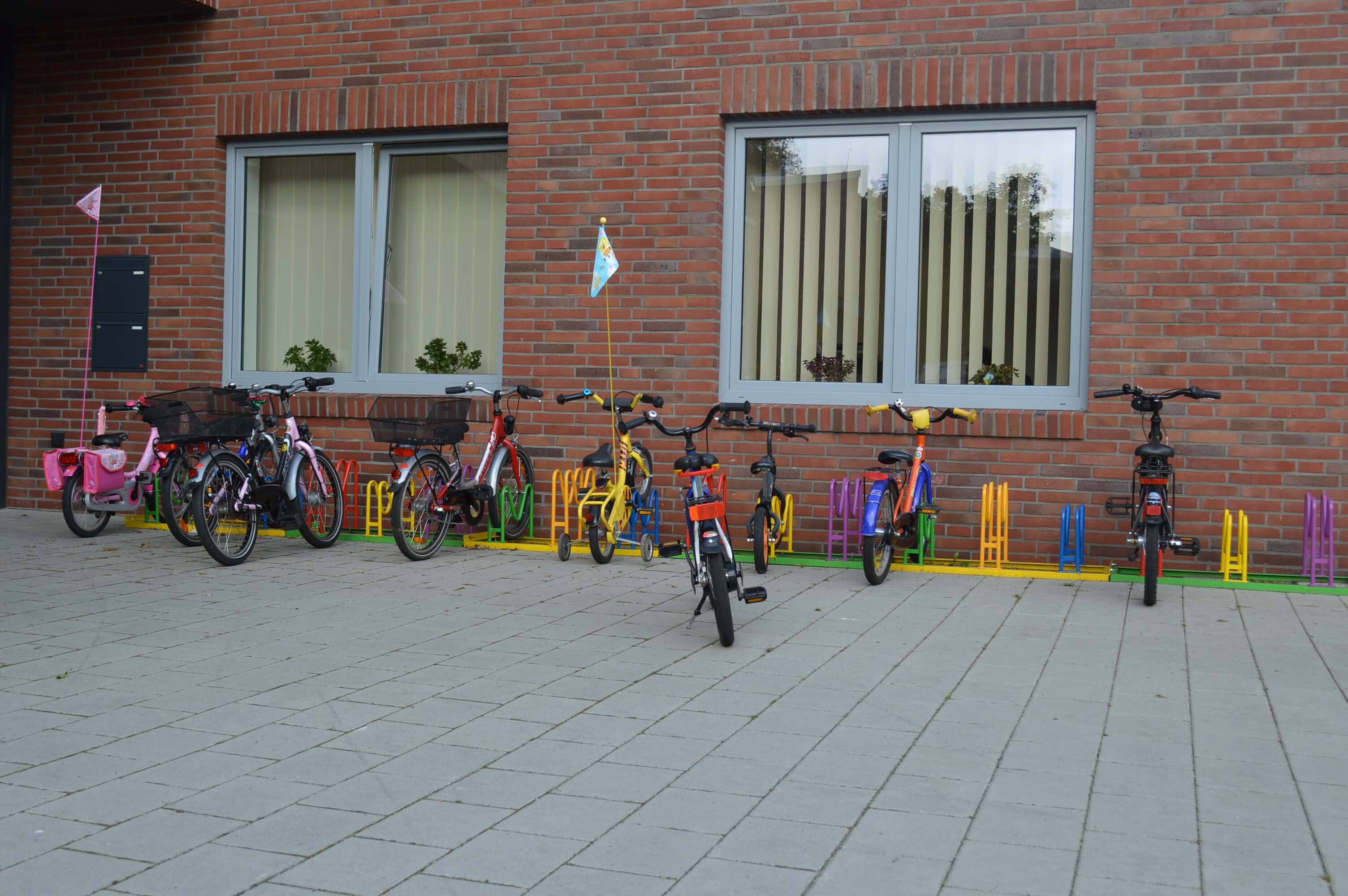 Fahrräder bei der Kita in Itterbeck