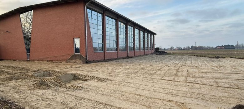 Zona exterior del pabellón deportivo Wilsum